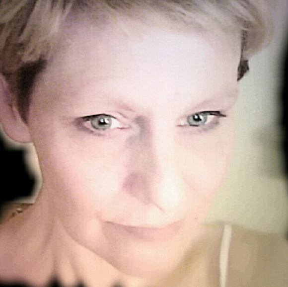 Meet your Posher, Robin - Picture 2 of 4