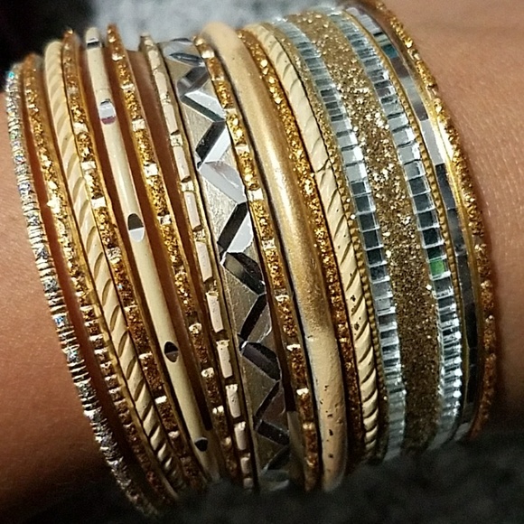 Ⓜ️NEW!!! Bundle Of Bangles - Picture 3 of 3
