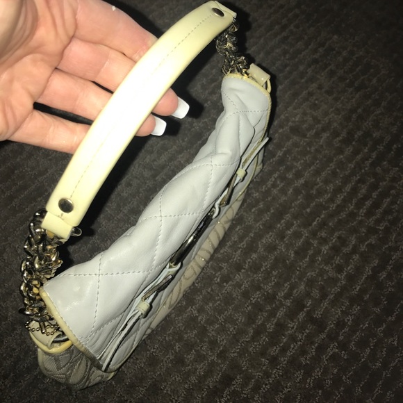 White buckle BeBe purse with gold tossed logo - Picture 4 of 4