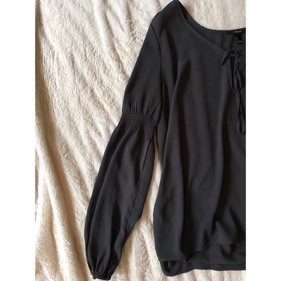 Blouse - Picture 2 of 3