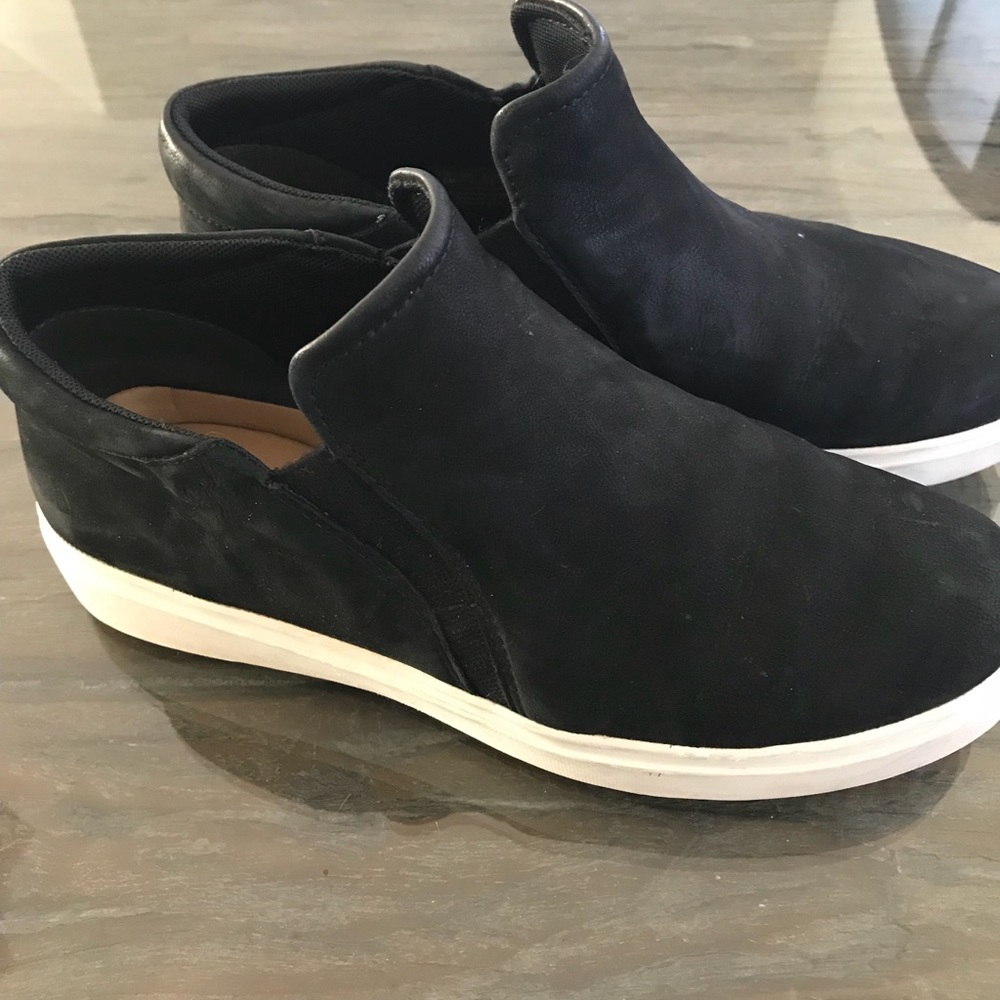 Dr Scholl’s “Boot” from Athleta