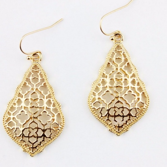 Atelier Sona Jewelry - Filigree Pear Earrings