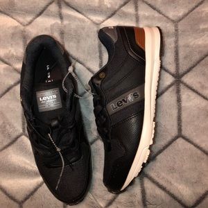 womans brand new Levi’s shoes