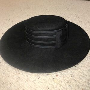 Black wide brim wool hat