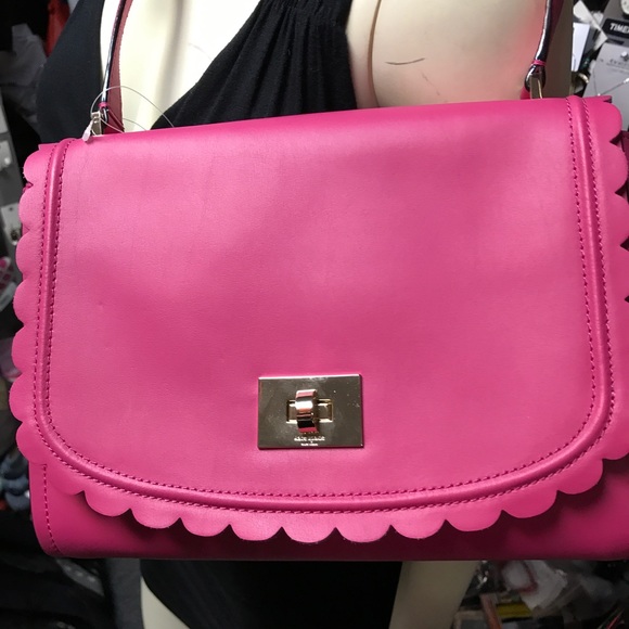 kate spade Handbags - Kate Spade Scallop Shoulder Bag