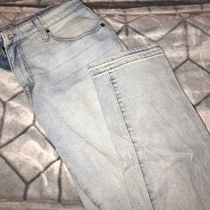 Woman’s boyfriend jeans