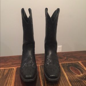 Black Ariat Boots