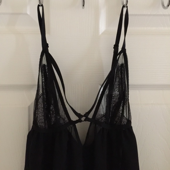 Sexy Silk Slip On 😍 - Picture 3 of 7