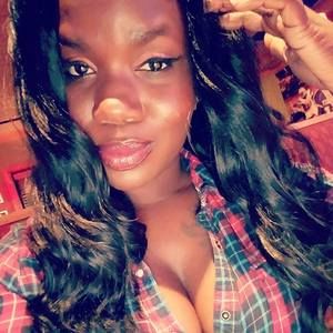 Meet your Posher, Dominique