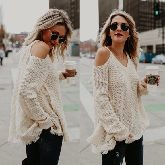 LAST 2! Cold shoulder top - Picture 2 of 4