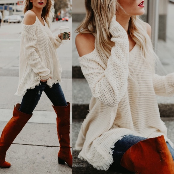 LAST 2! Cold shoulder top - Picture 3 of 4