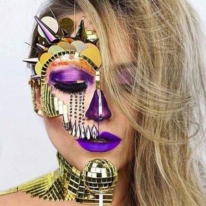 Meet your Posher, Rayza