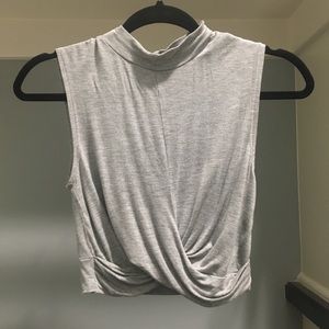 F21 GRAY TWIST FRONT CROP TOP