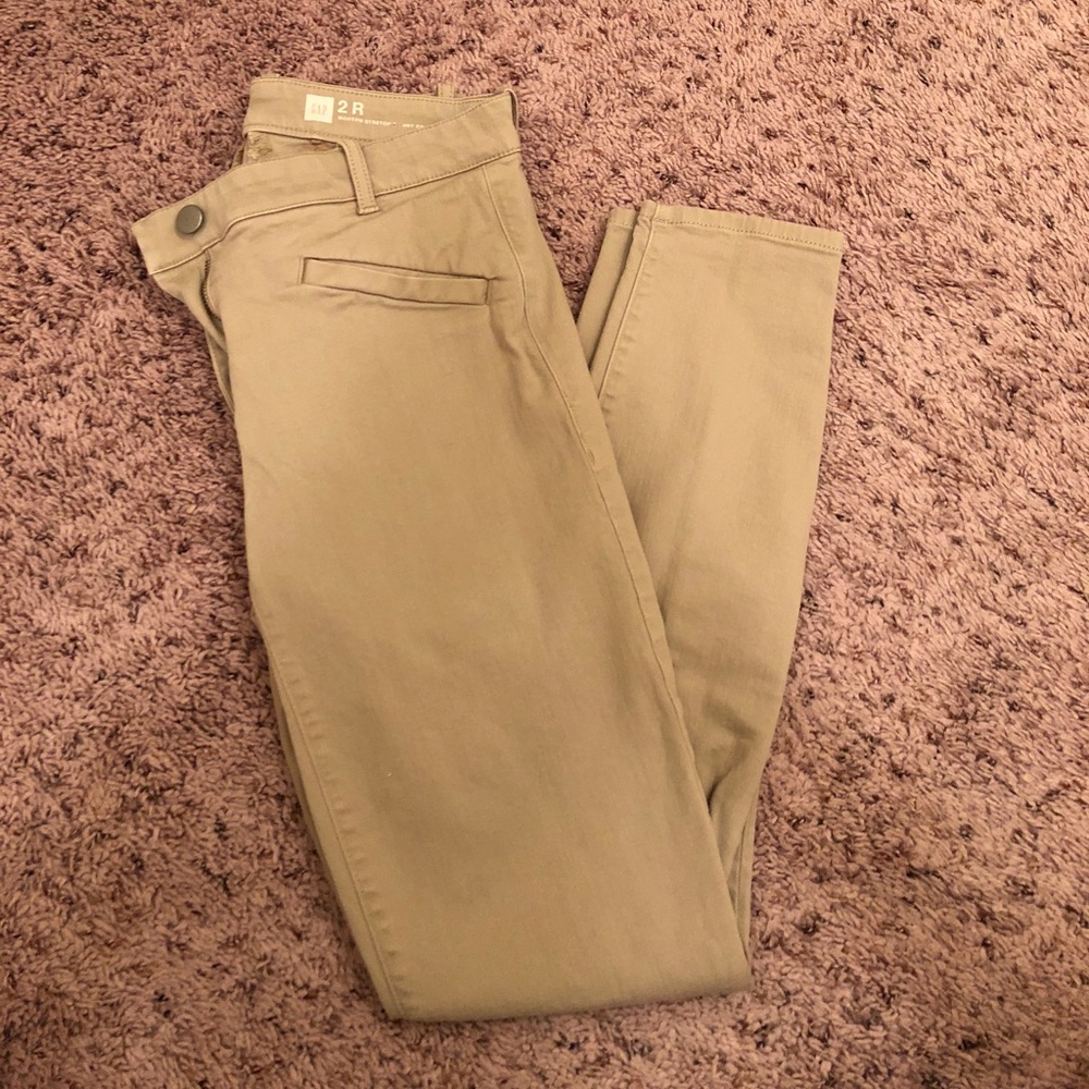 Beige Gap skinny crop pants
