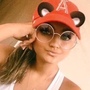 Meet your Posher, Korrie