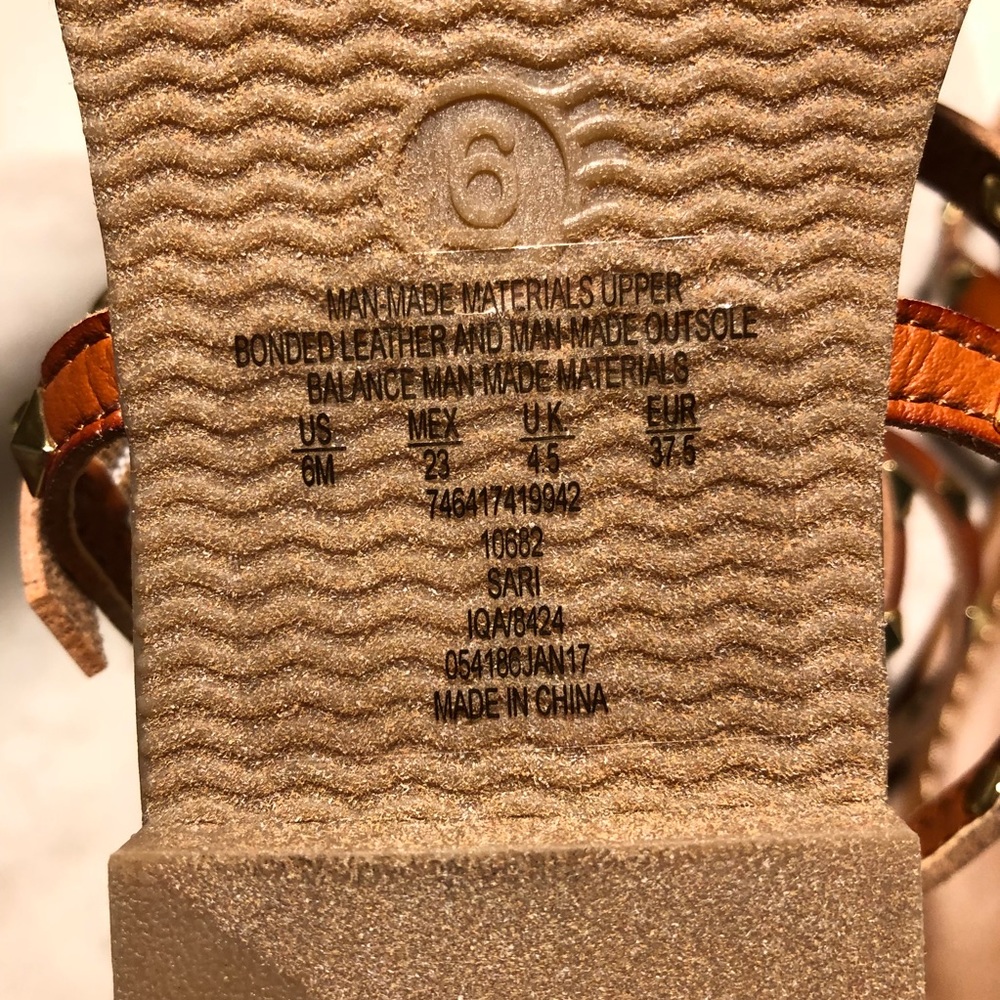 NWT SIZE 6 TAN SANDALS - Picture 5 of 6