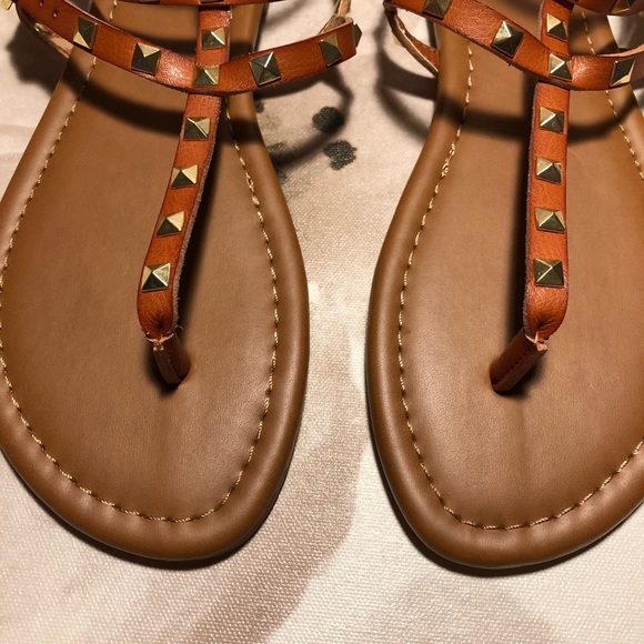 NWT SIZE 6 TAN SANDALS - Picture 2 of 6