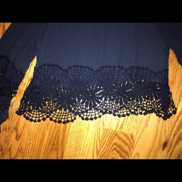 Navy blue lace shirt - Picture 3 of 3