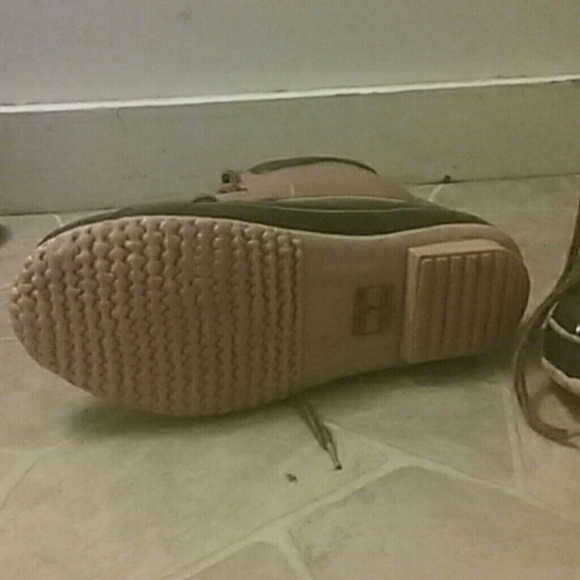 Duck boots! - Picture 3 of 4