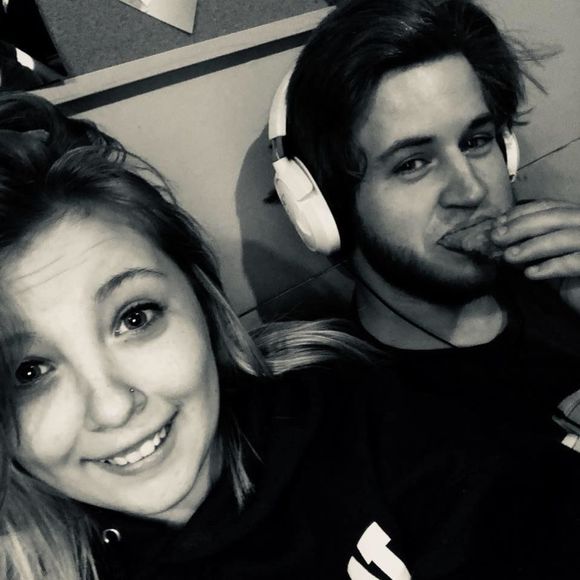 Meet your Posher, Chelsie - Picture 1 of 1