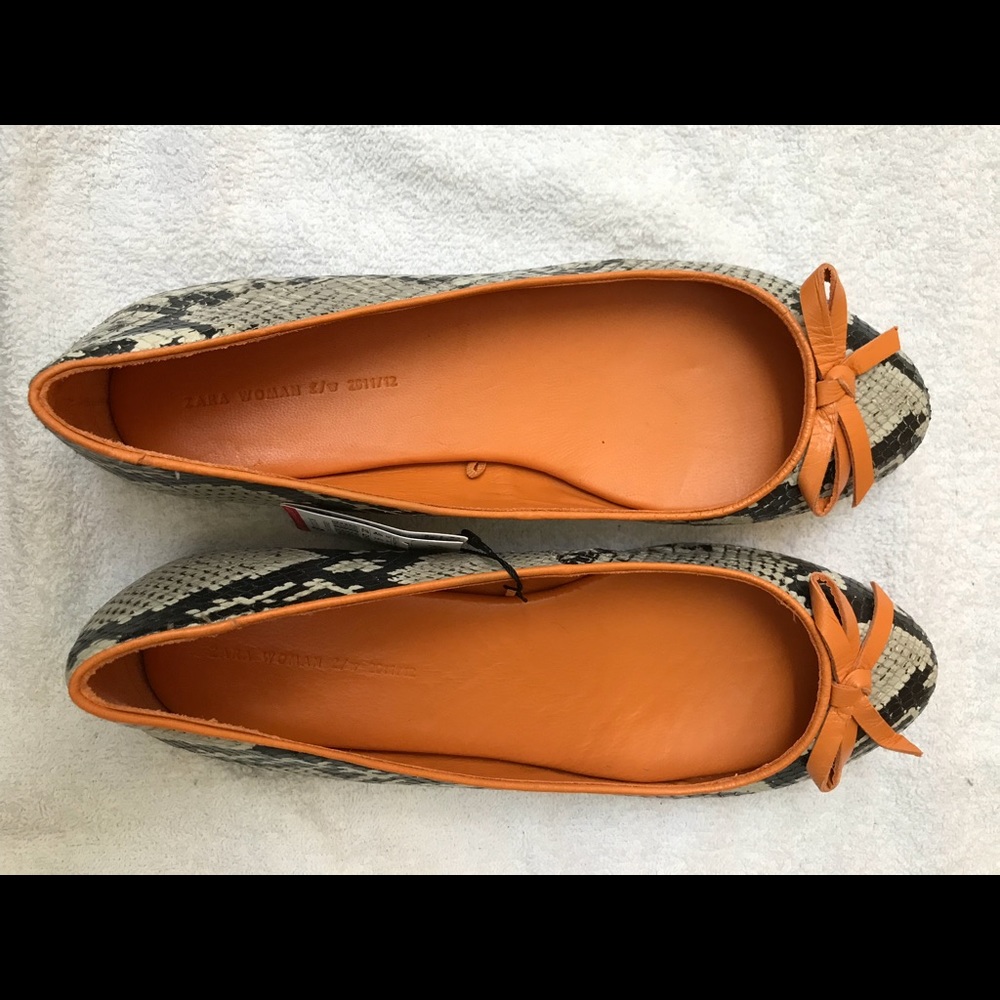 🆕 Zara Snakeskin Flats with Tan/Orange Trim