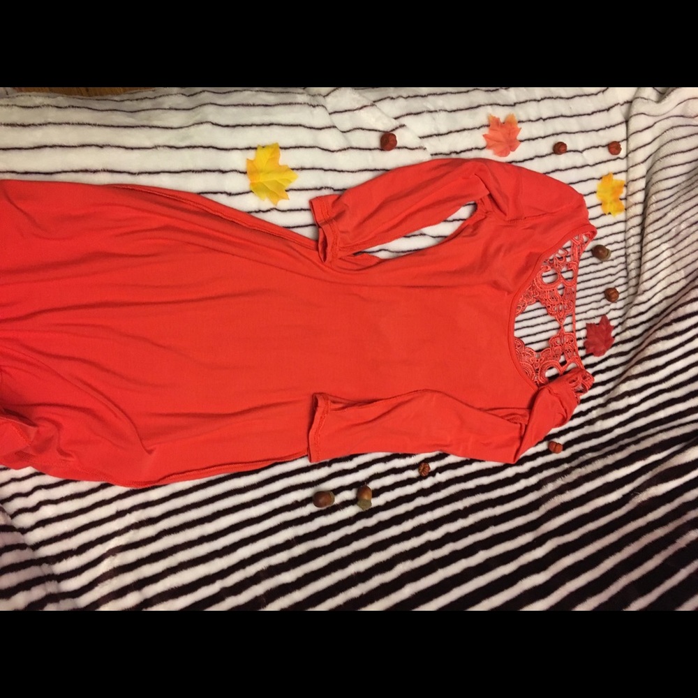 Dresses - Picture 6 of 7