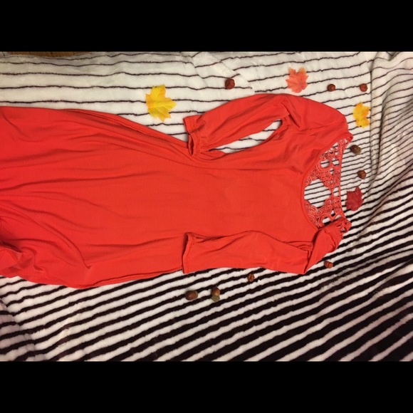 Dresses - Picture 6 of 7