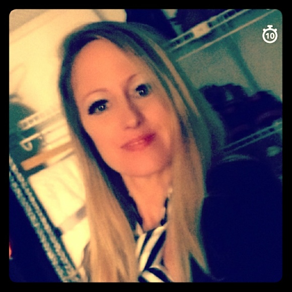 Meet your Posher, Casey - Picture 2 of 8