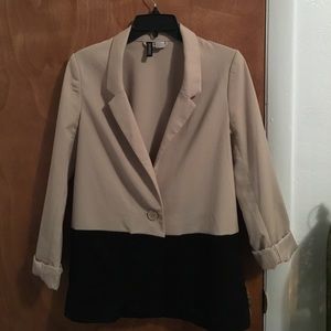 Tan and black H&M blazer, size 6