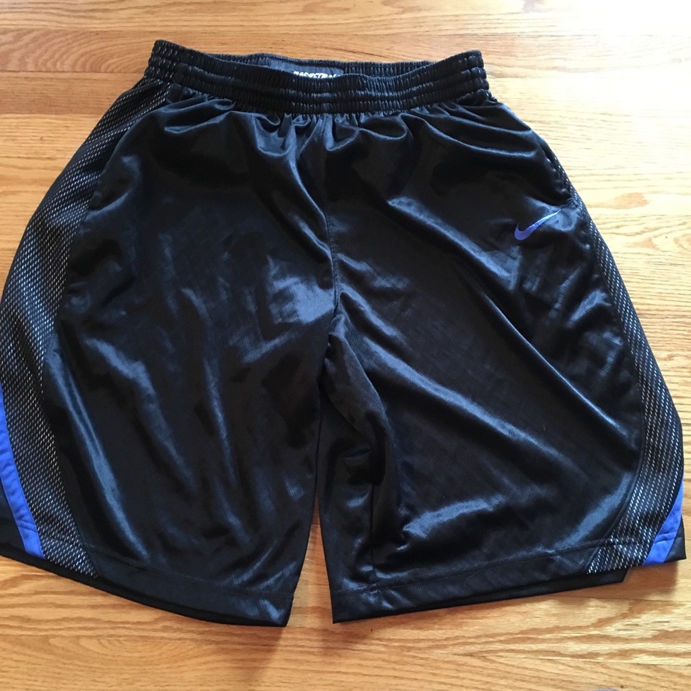 Nike Men’s Basketball Shorts XL
