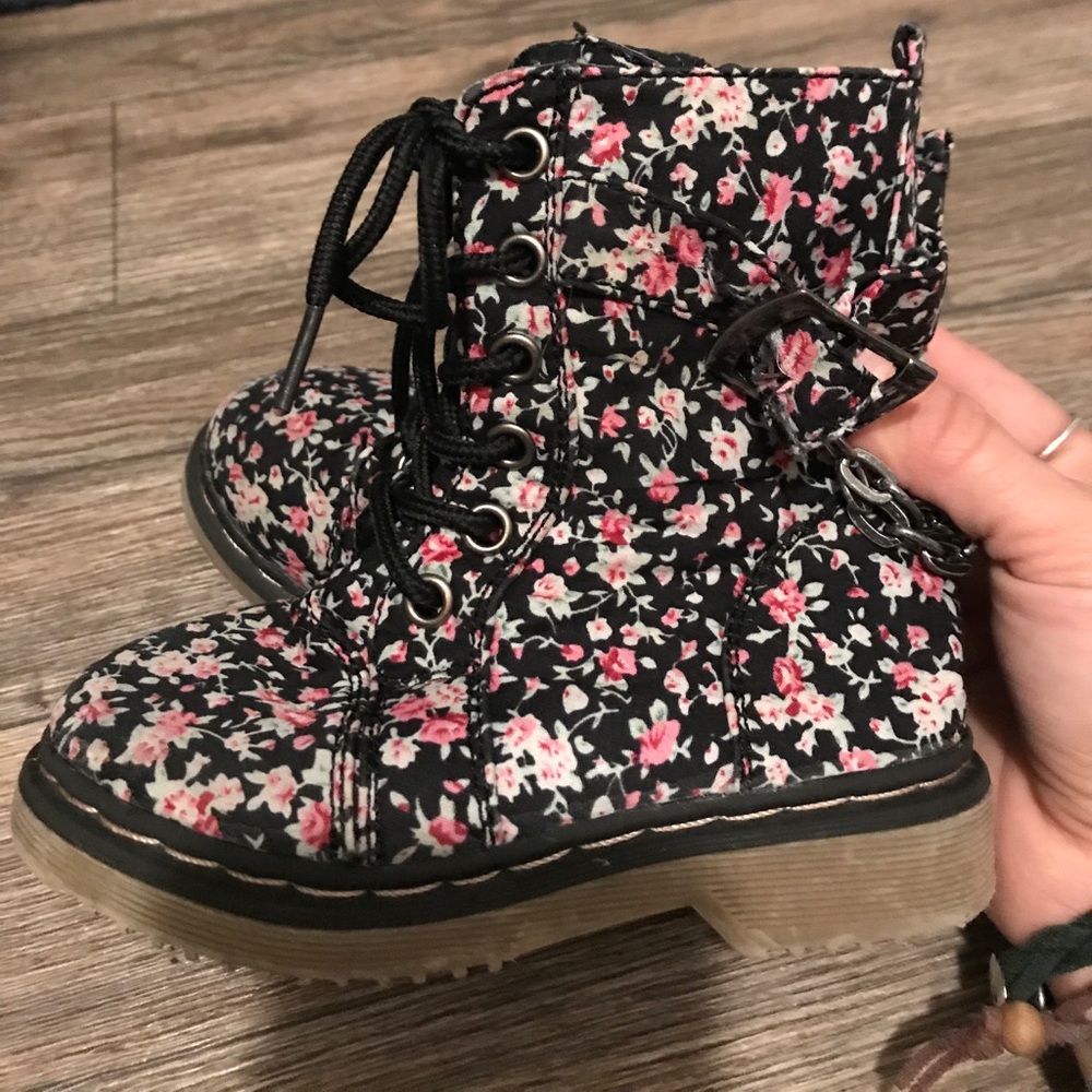 *SOLD* Toddler floral combat boots