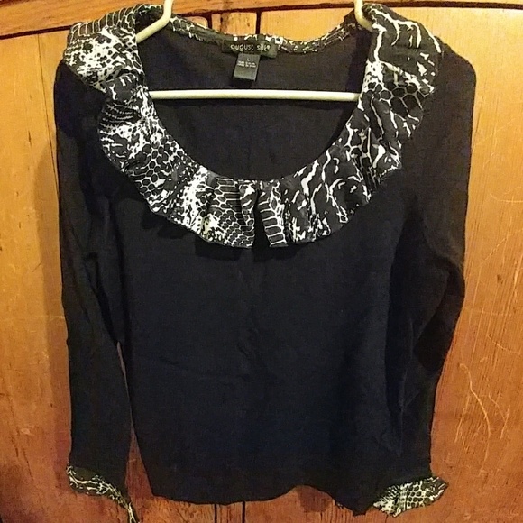 Black sweater - Picture 1 of 2