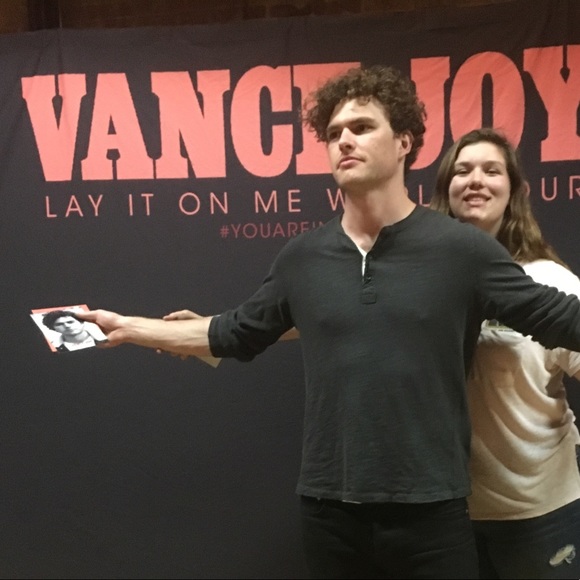 Meet your Posher, Devyn - Picture 1 of 1