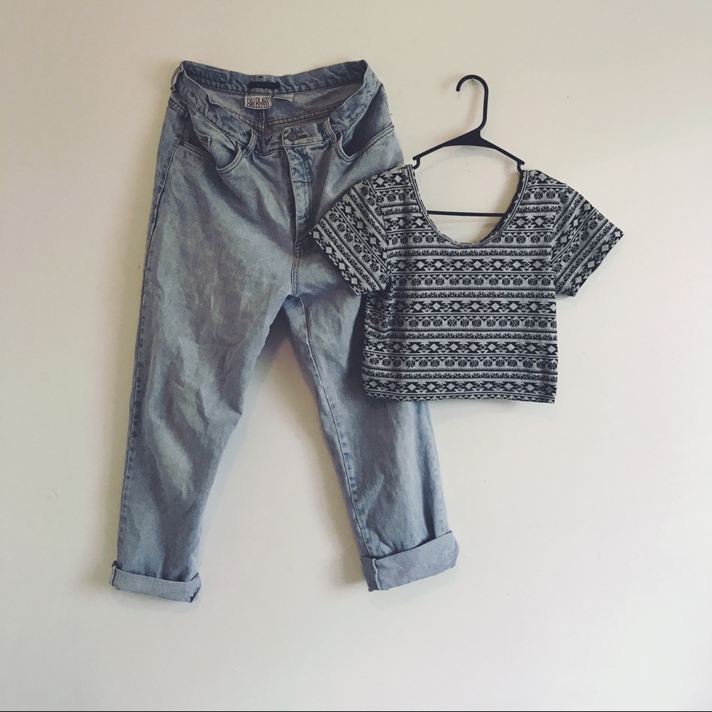 *outfit* 😍🙌🏻 Vintage jeans and tribal crop-top
