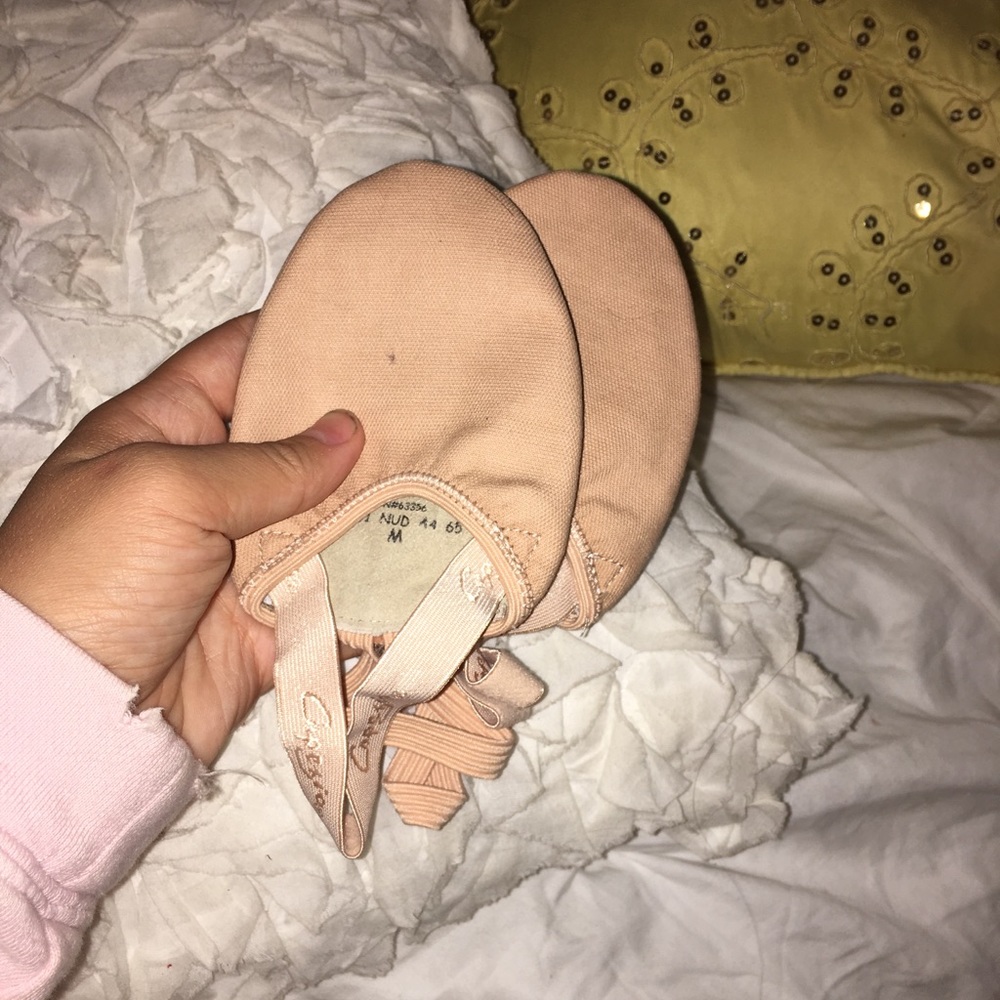 NWOT Capezio Pirouette Shoes