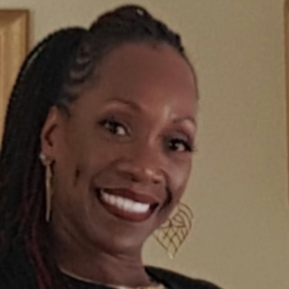 Meet your Posher, Genia