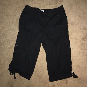 Black St John's Bay capris