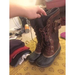 NEW NEVER WORN SOREL BOOTS