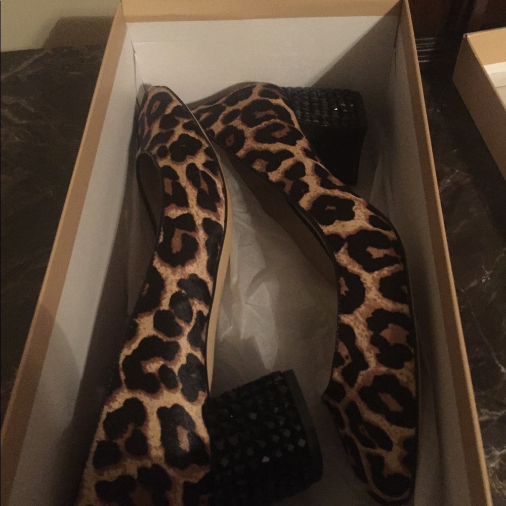 Michael Kors Arabella Kitten Pump