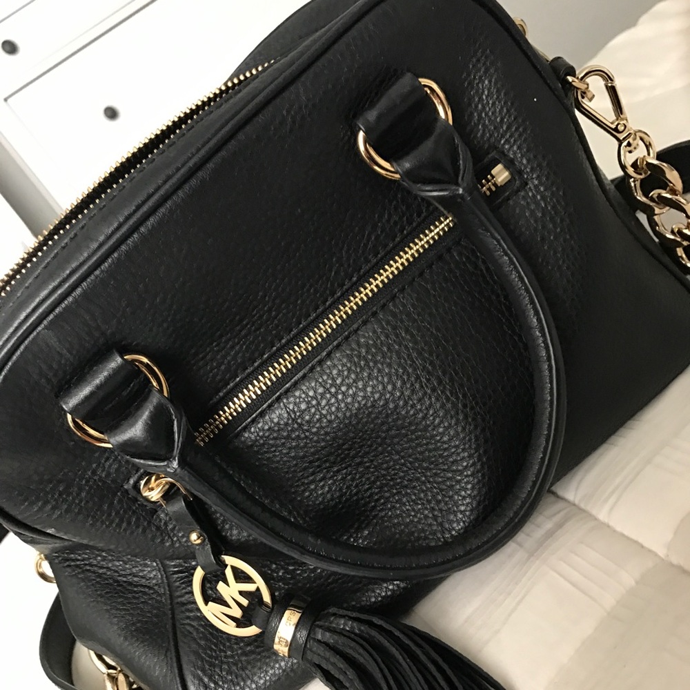 AUTHENTIC Michael Kors Knox satchel