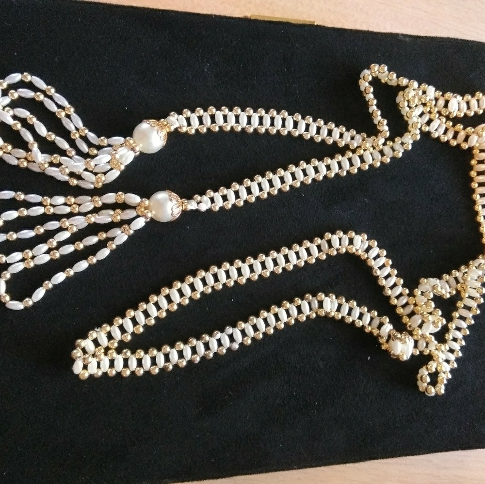 FREE with bundle Vintage pearl and gold necklace