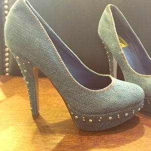 Denim studded pumps