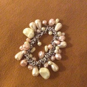 This is a beautiful bracelet