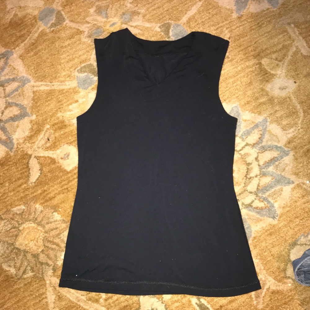 Lululemon Black v-neck tank size 6