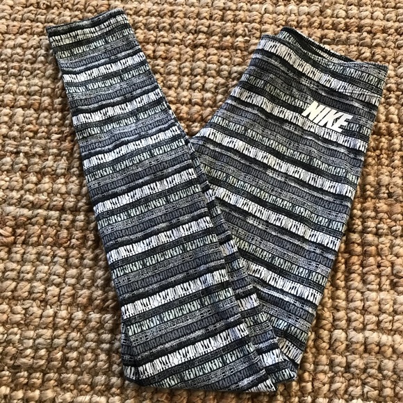 Nike Pants - Nike Leggings Women’s Small Gray Black Stripe EUC