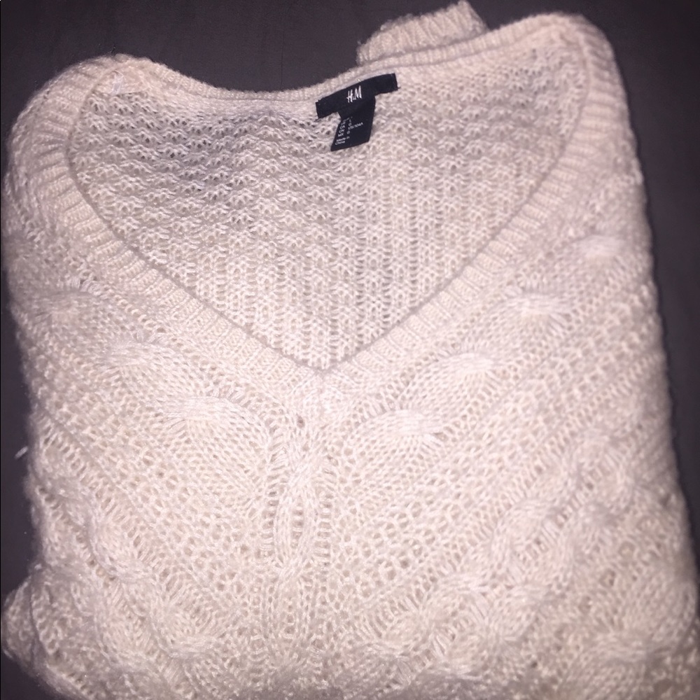 BARELY WORN H&M SWEATER