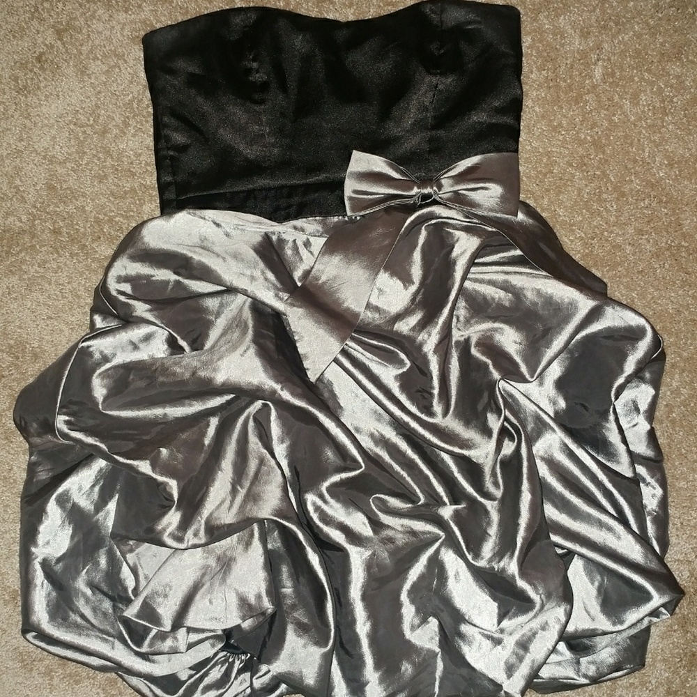 🎃 Sexy strapless dress