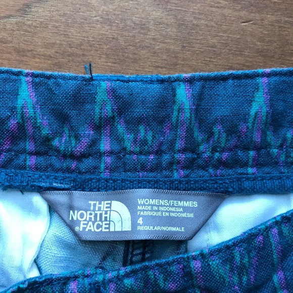 The North Face Blue ikat print Aztec shorts, 4 - Picture 7 of 7