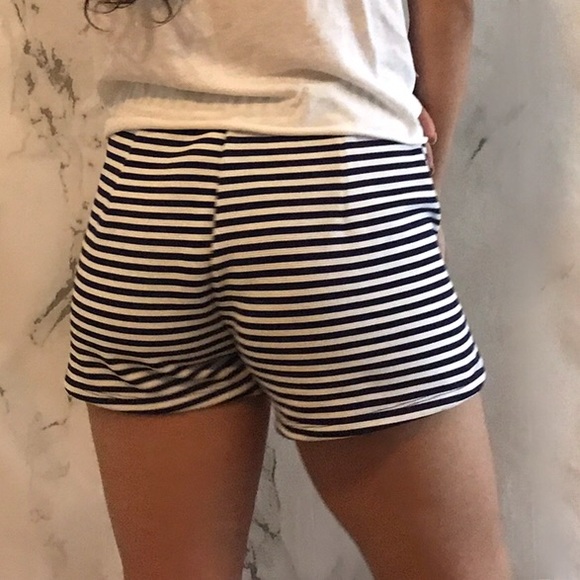 Nautical side button blue and white shorts - Picture 4 of 5