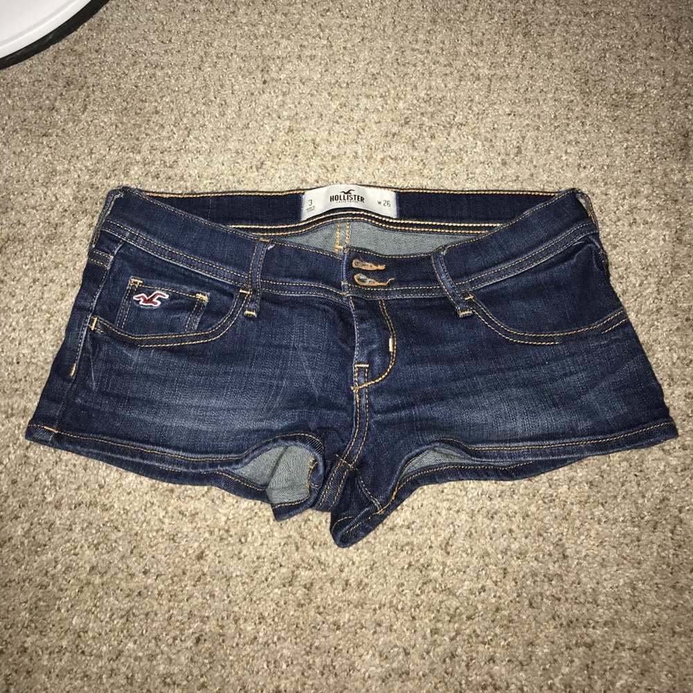 🔴SOLD🔴Women’s Hollister jean shorts.